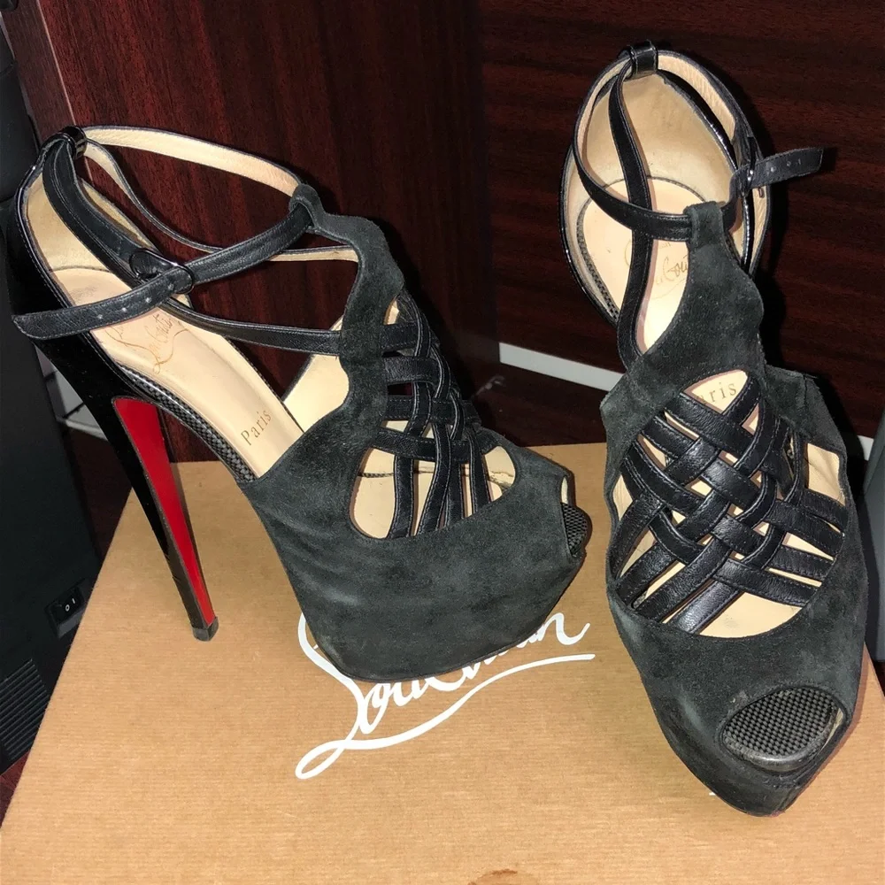 Christian Louboutin Heels *Carlota Veau Patent* - Picture 1 of 5